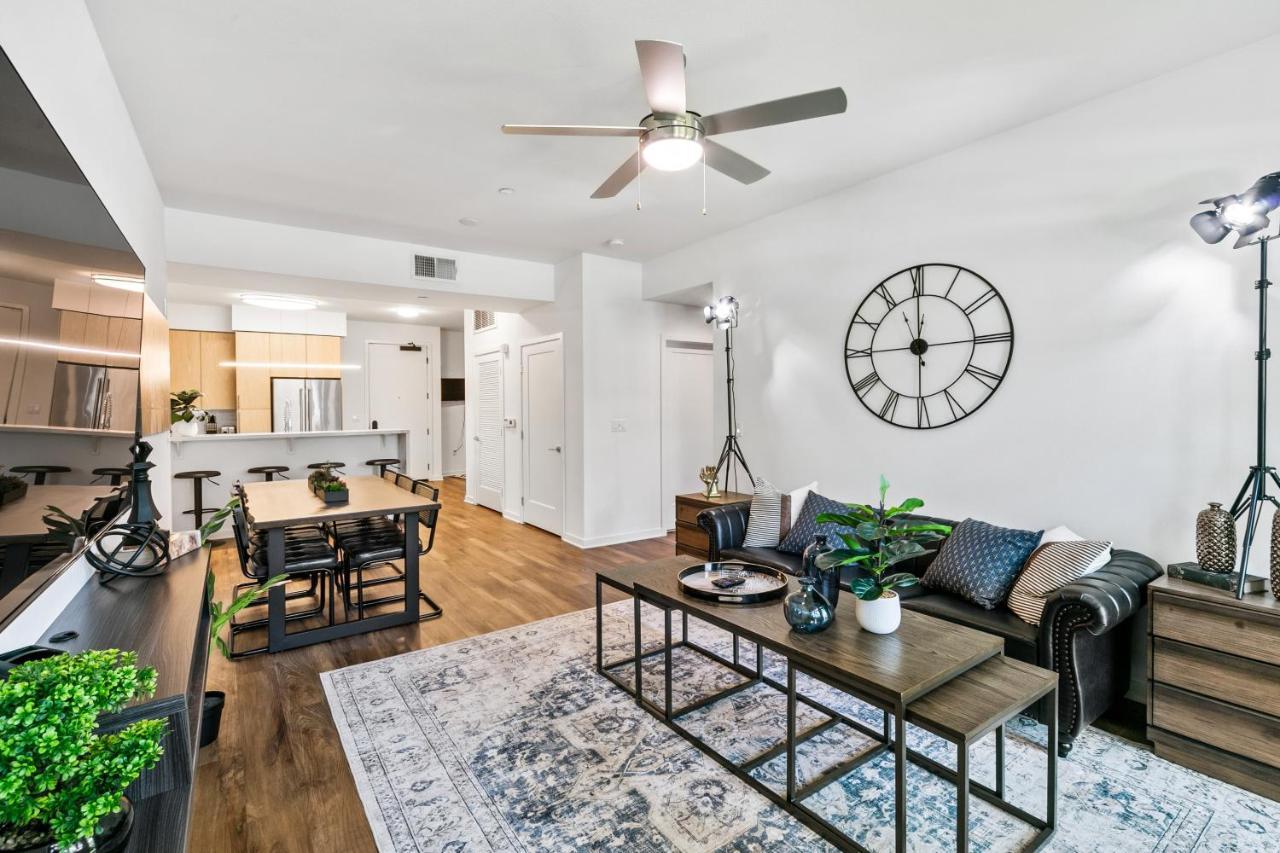 Beverly Grove Chic City Oasis 2 Bedroom Apt With Den 138 Los Angeles Exterior photo