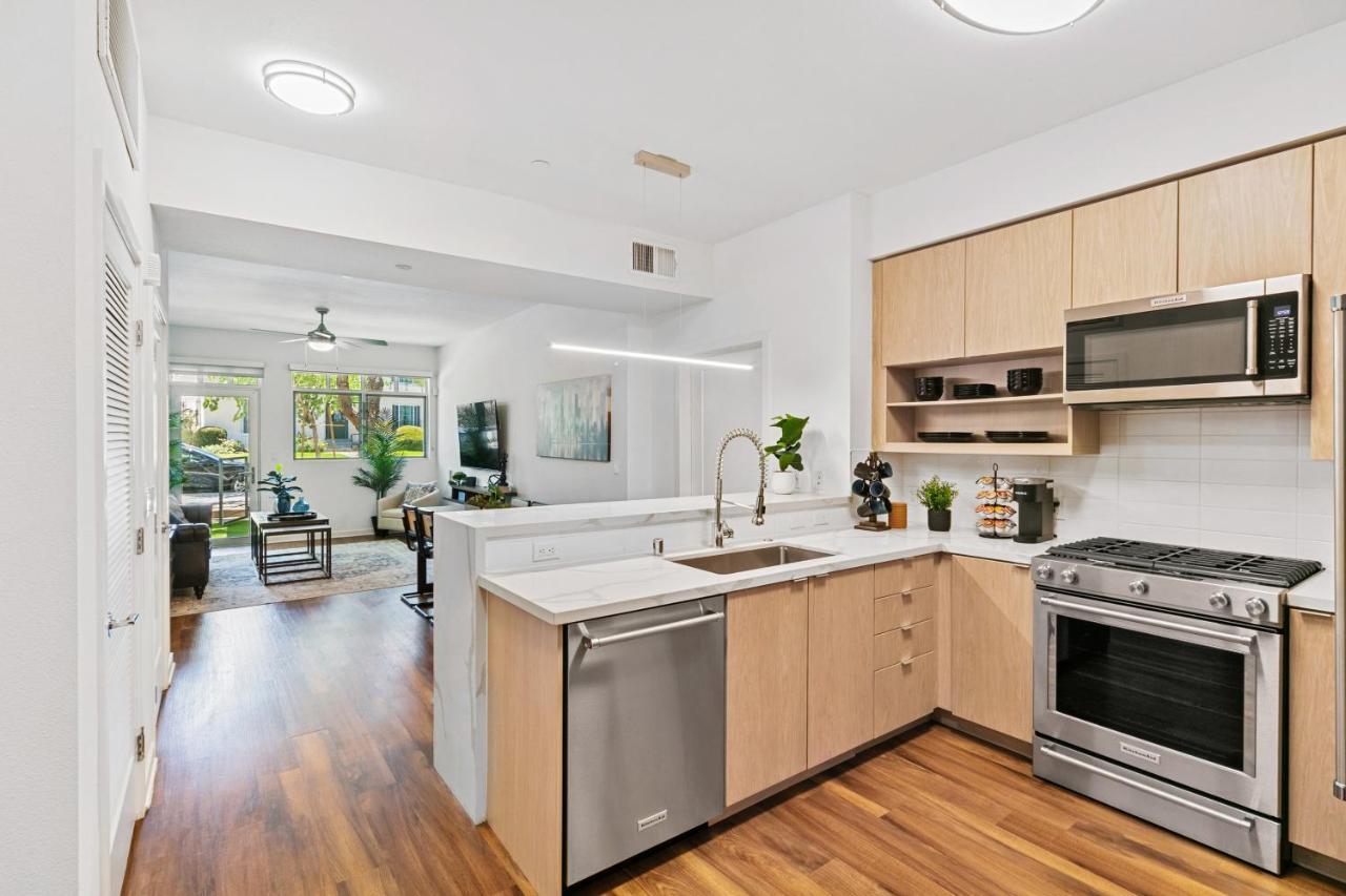 Beverly Grove Chic City Oasis 2 Bedroom Apt With Den 138 Los Angeles Exterior photo