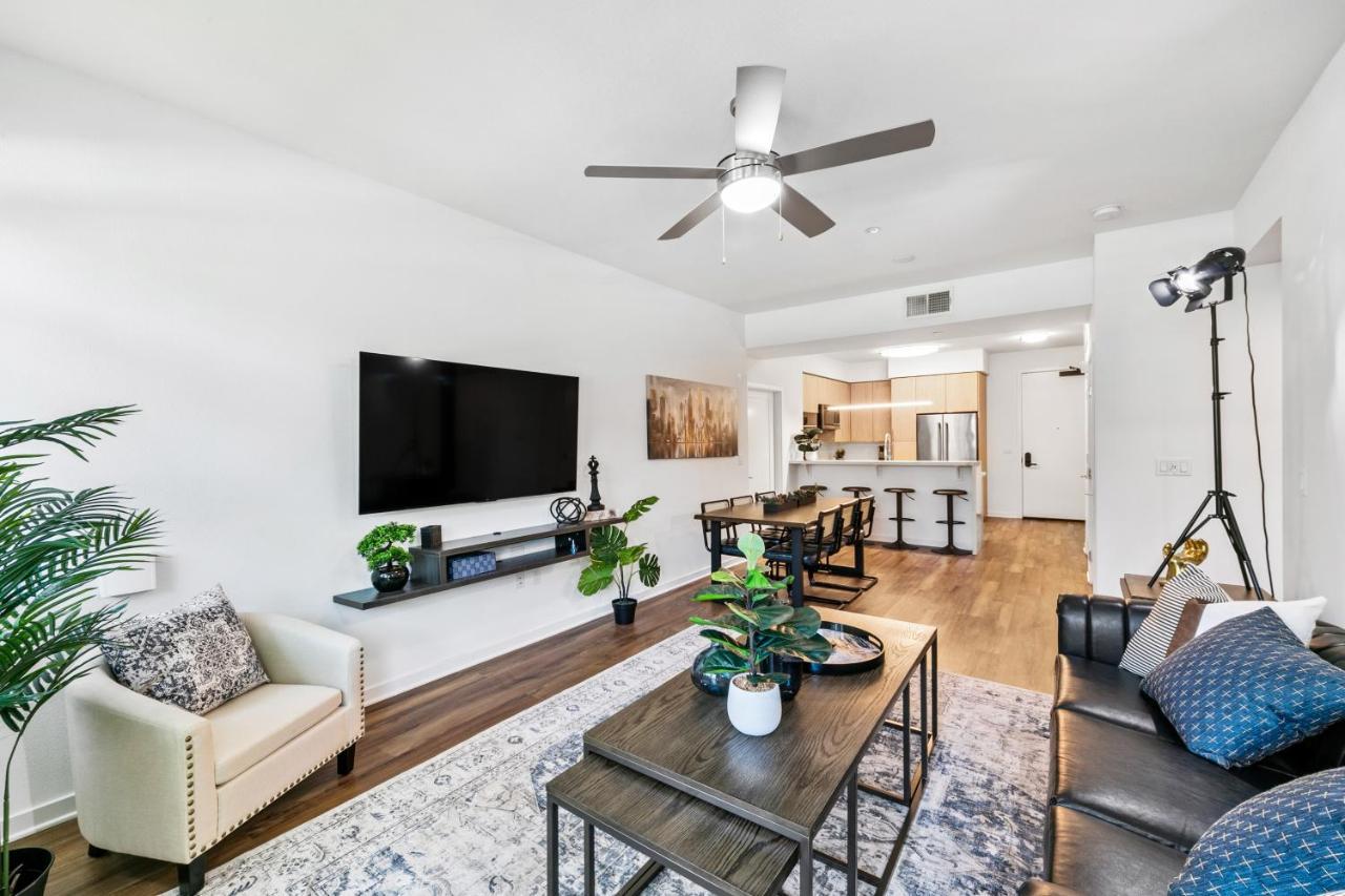 Beverly Grove Chic City Oasis 2 Bedroom Apt With Den 138 Los Angeles Exterior photo